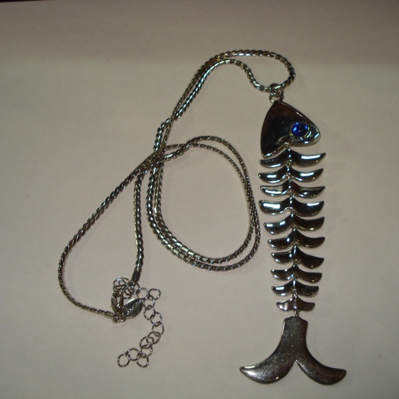 Linea By Louis Dell" Olio Silver Tone Blue Gold Stone Eyes Fish Necklace - Picture 4 of 6